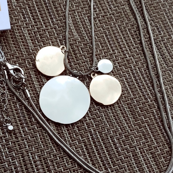 Stunning Metal Charm Necklace - Picture 2 of 5